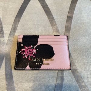 SOLD 🌸 Kate Spade Cameron Grand Floral care case